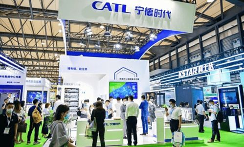 何小鵬余承東拉響警報 停工風險成2022汽車工業(yè)最大考驗，信息電子技術(shù)服務(wù)成關(guān)鍵變量
